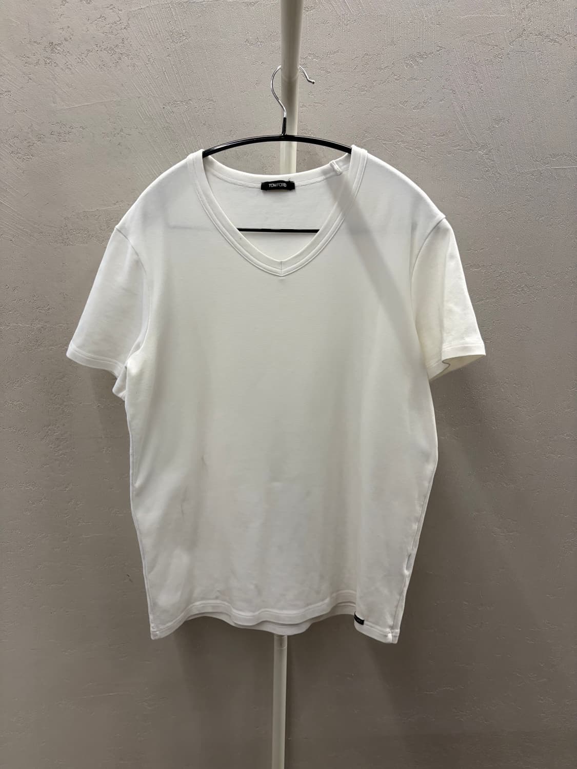톰포드 화이트 코튼 브이넥 티셔츠 XL 상품이미지6