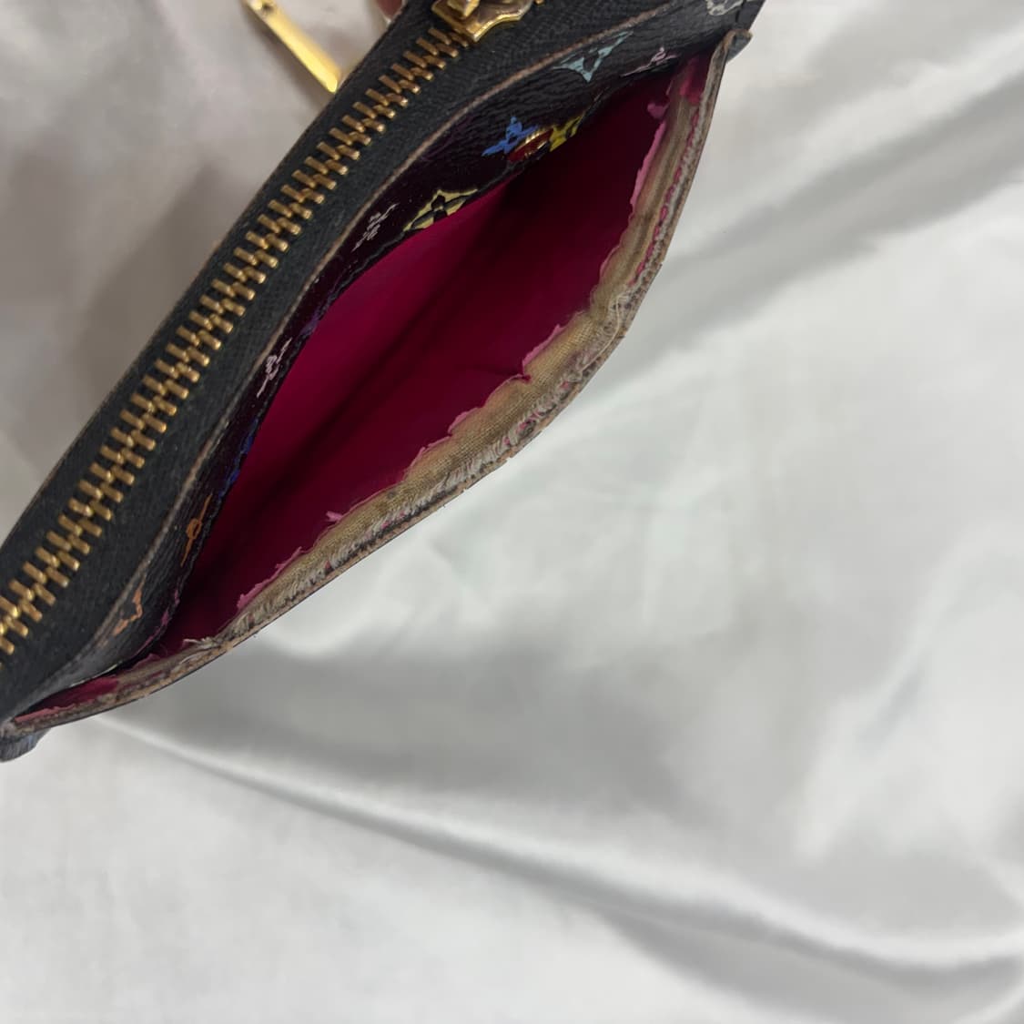 루이비통 무라카미 멀티컬러 블랙 키체인 지갑 상품이미지4