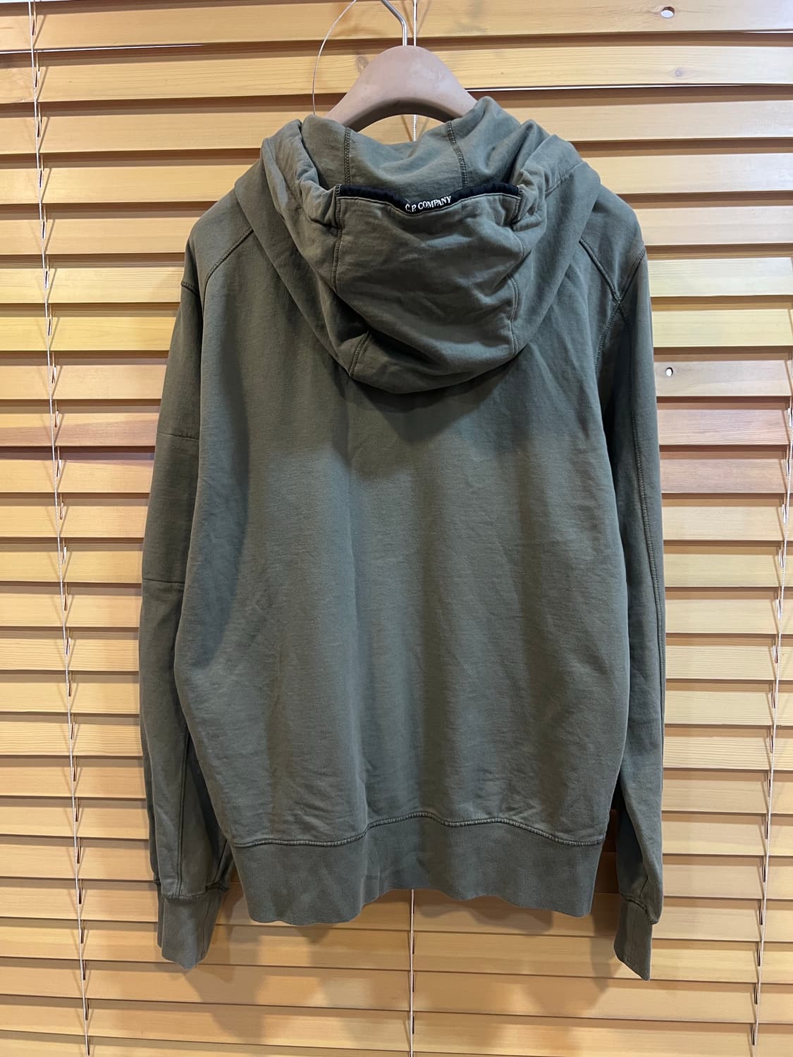 씨피컴파니 CP컴파니 남성 카키 렌즈고글 후드집업점퍼 상품이미지3