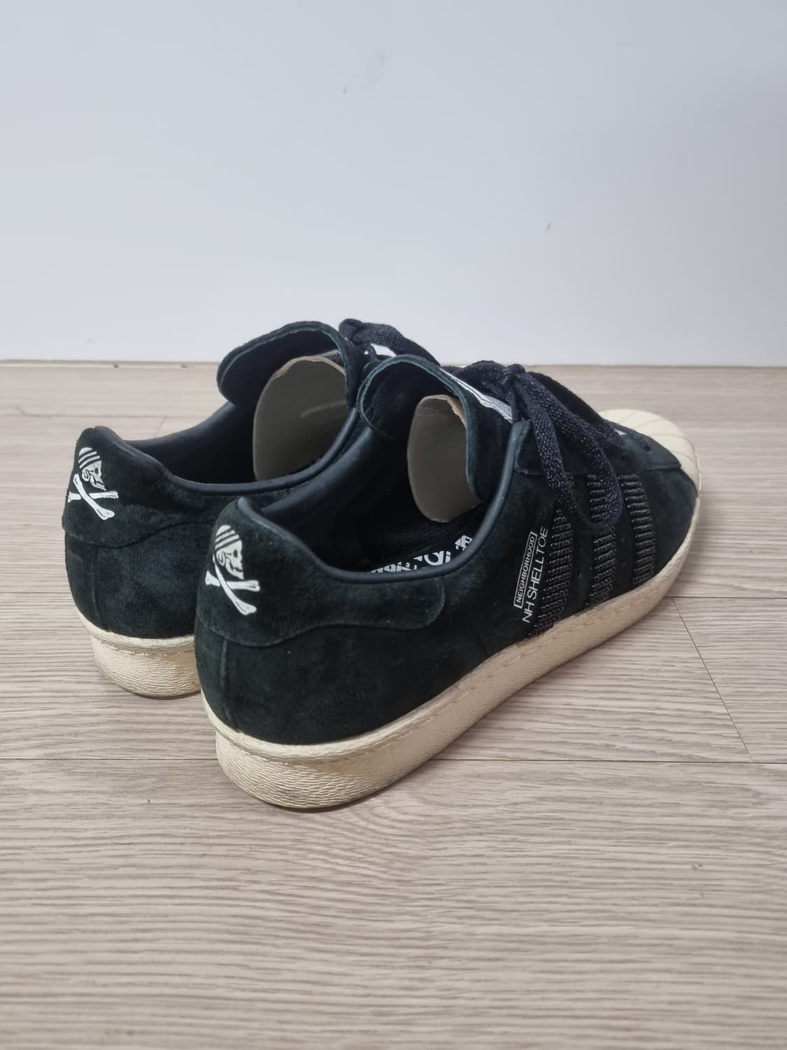 [265] 아디다스 x 네이버후드 슈퍼스타 쉘토 블랙 상품이미지5