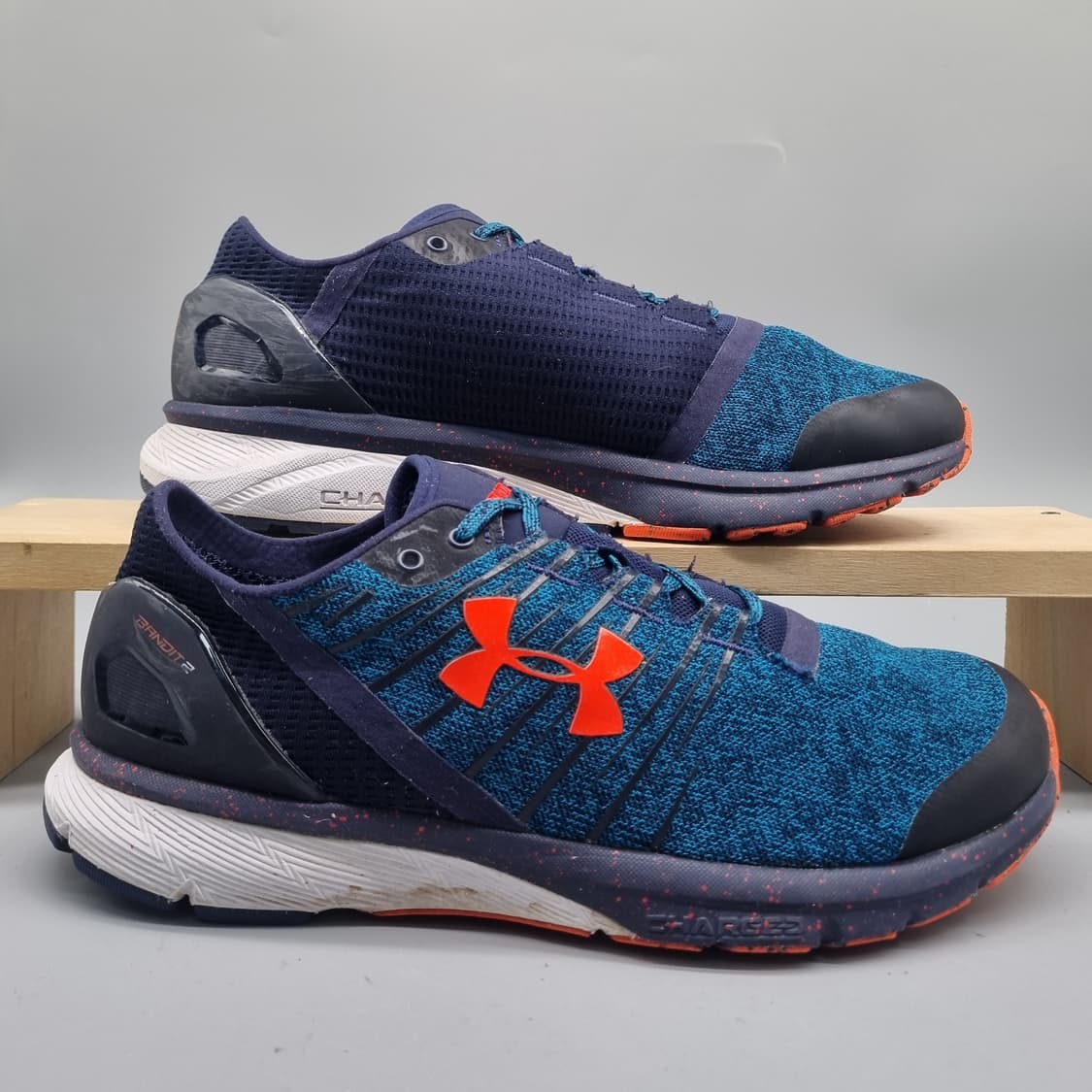 언더아머 차지드 밴딧2 남성런닝화270 상품이미지1