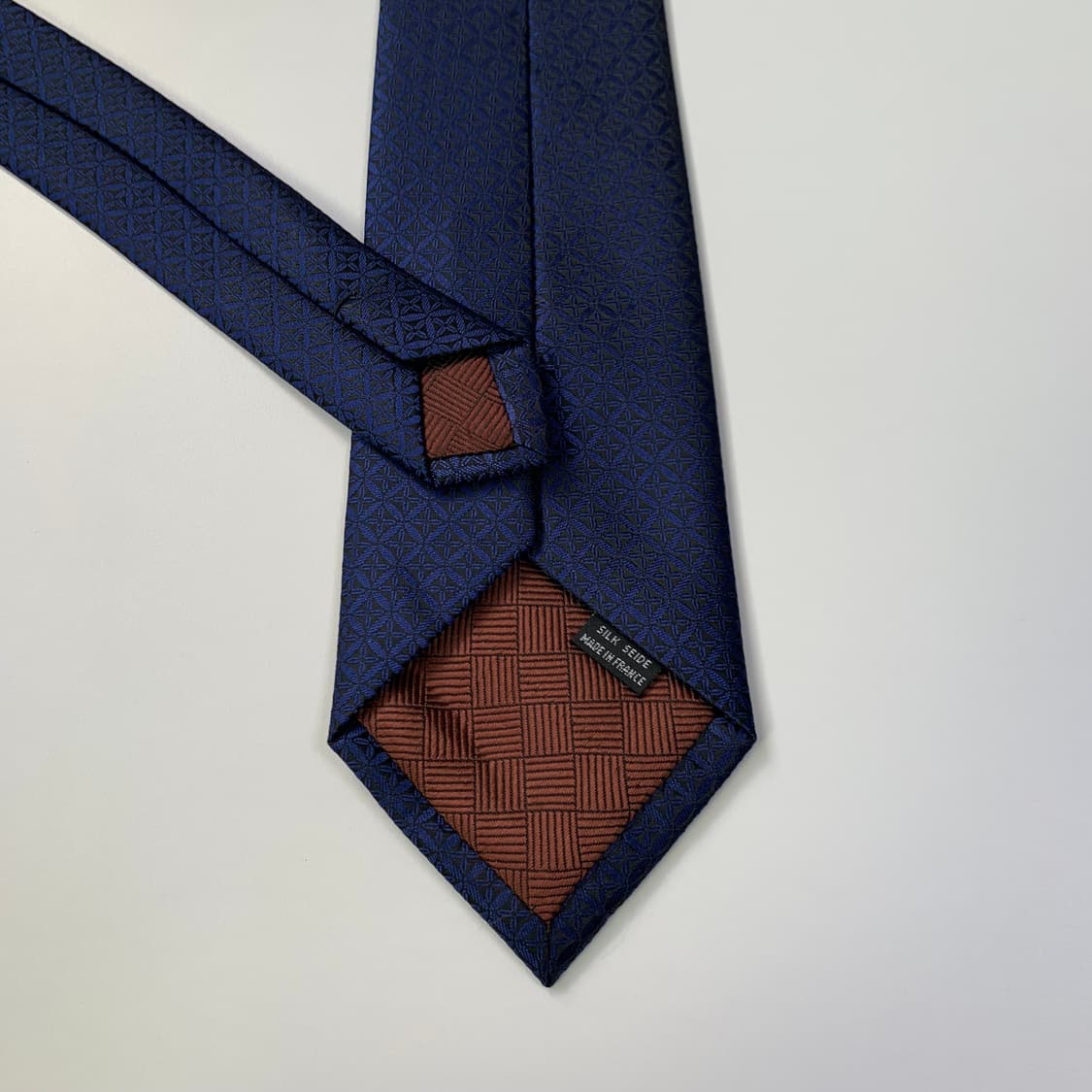 루이비통 명품넥타이 네이비컬러 A+등급 최상급 8.3cm 정장룩코디 상품이미지7