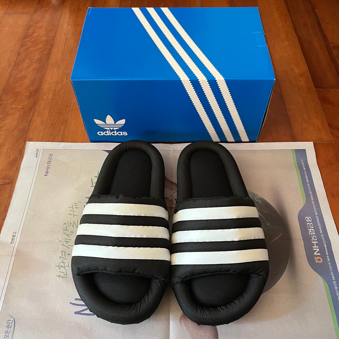 아디다스 아딜렛 24 패딩 슬리퍼 IF9263 275 상품이미지2