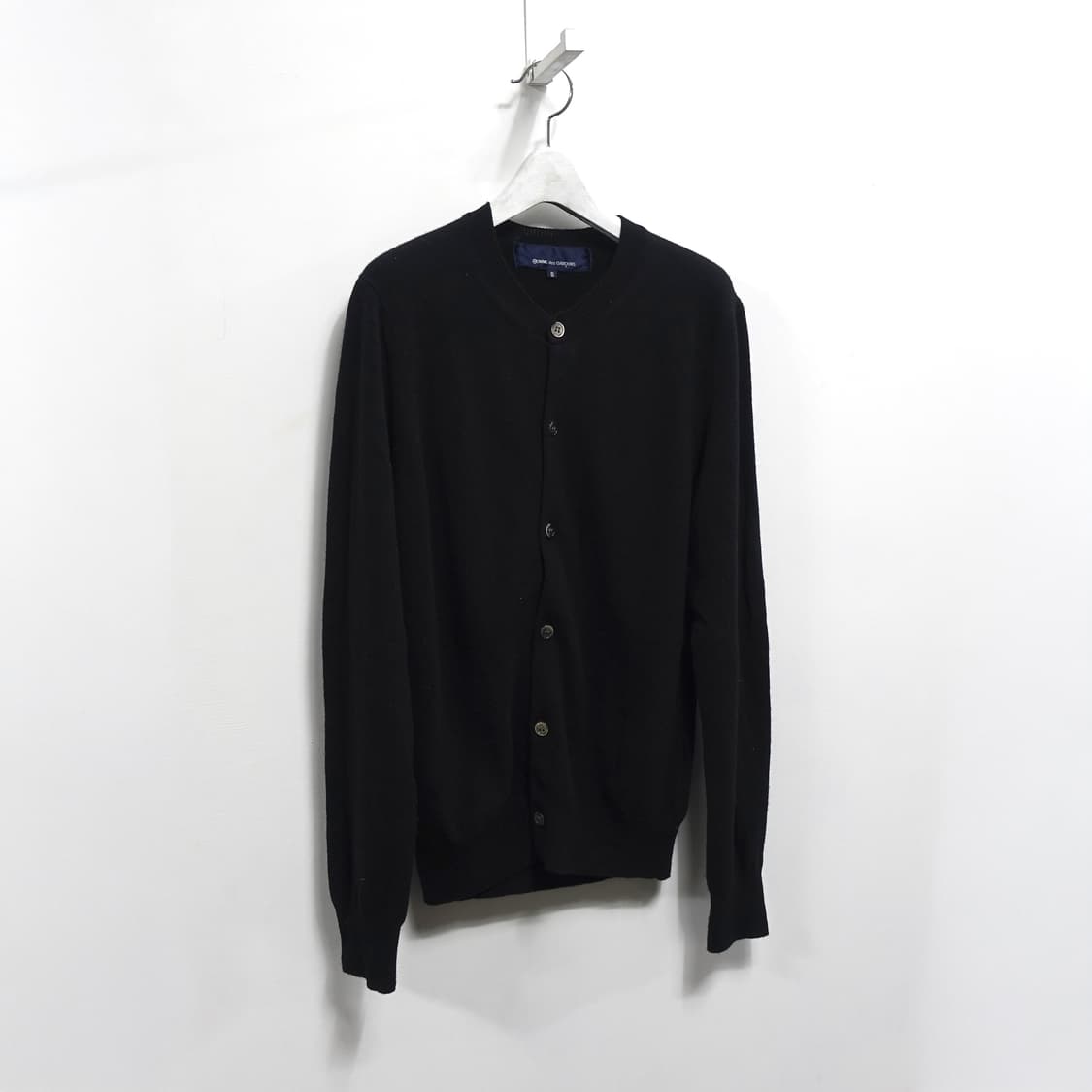 <S>COMMEDESGARCONS 꼼데가르송 라운드넥 니트 버튼 가디건 상품이미지3