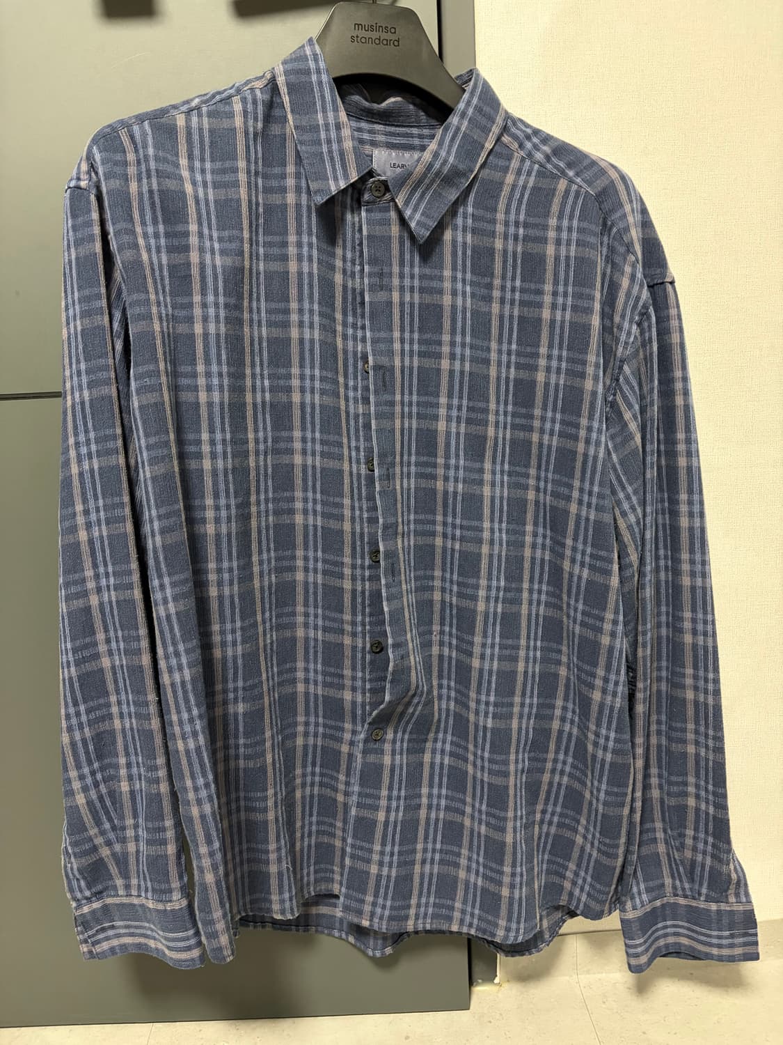 LEARVE 네이비 체크무늬 셔츠  상품이미지1