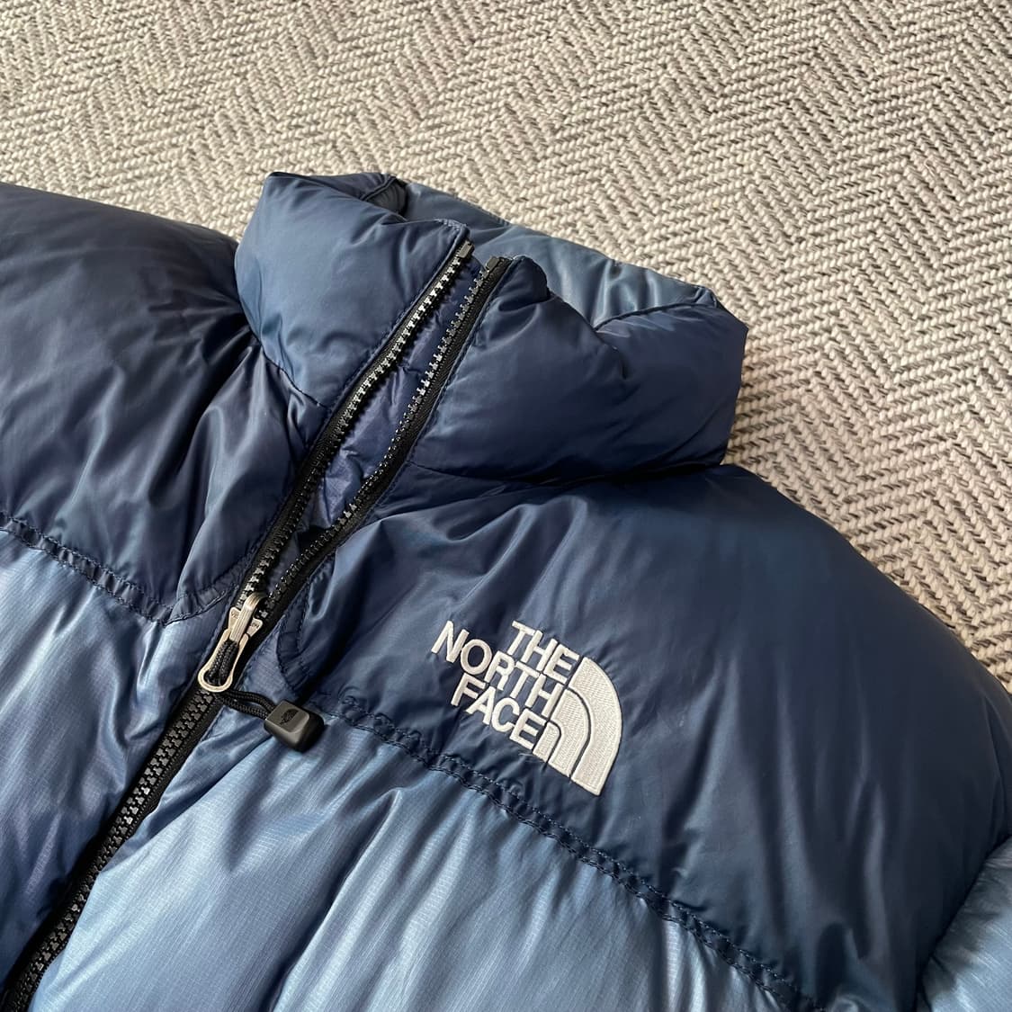 [105] 노스페이스 센터로고 네이비 700 눕시 패딩 상품이미지3