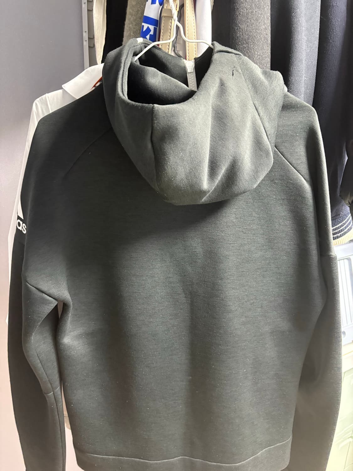 아디다스 슬림핏 후드집업 상품이미지2