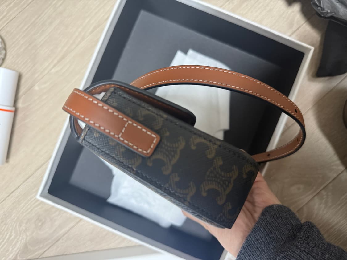 셀린느 클로드 숄더백 상품이미지4