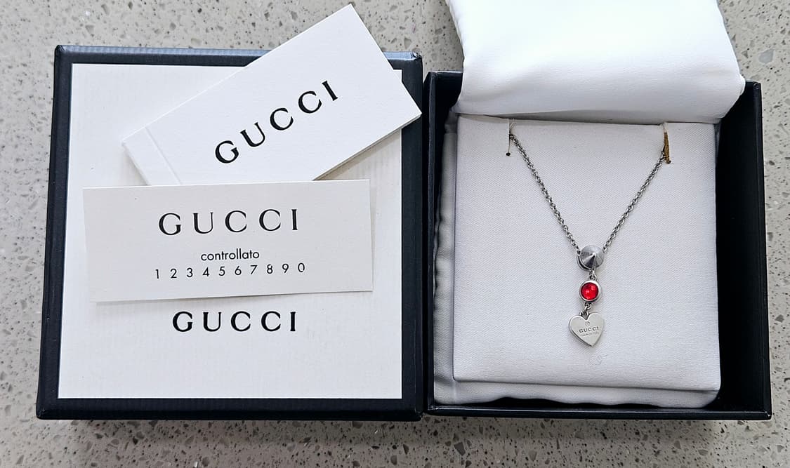 구찌 하트 레드스톤 실버 목걸이 (정품 / 풀세트) 상품이미지4