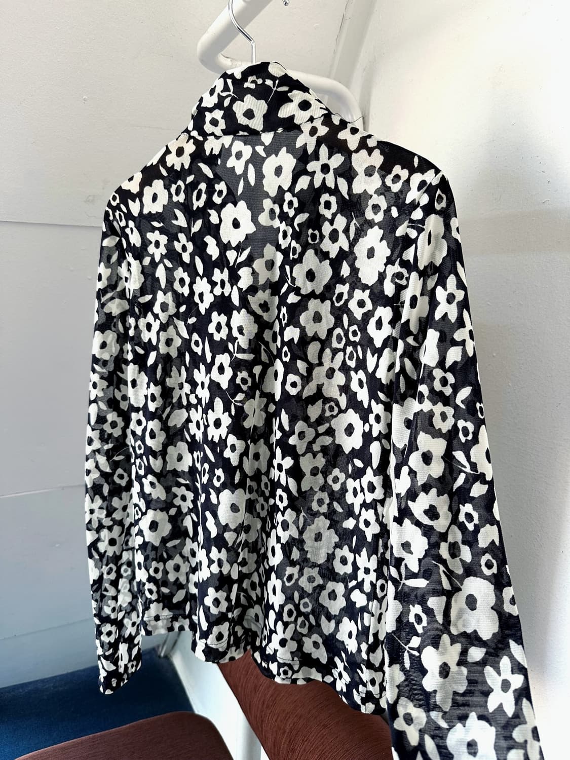 Silky fabric design wide collar blouse s 상품이미지5