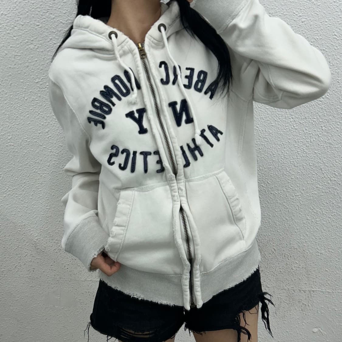 아베크롬비 센터로고 화이트 후드집업 L 상품이미지1