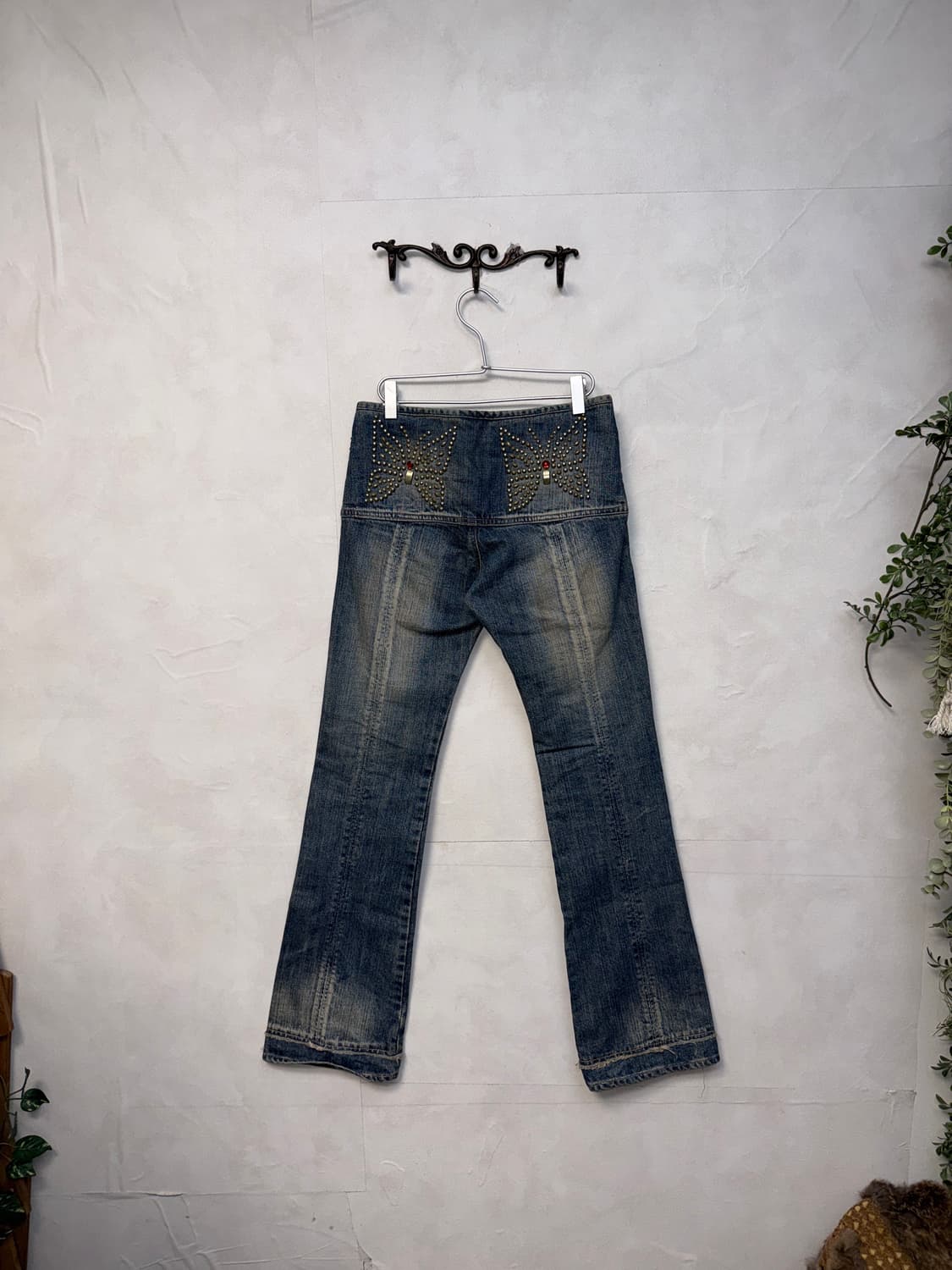 Washing denim stud butterfly semi 부츠컷팬츠 상품이미지4