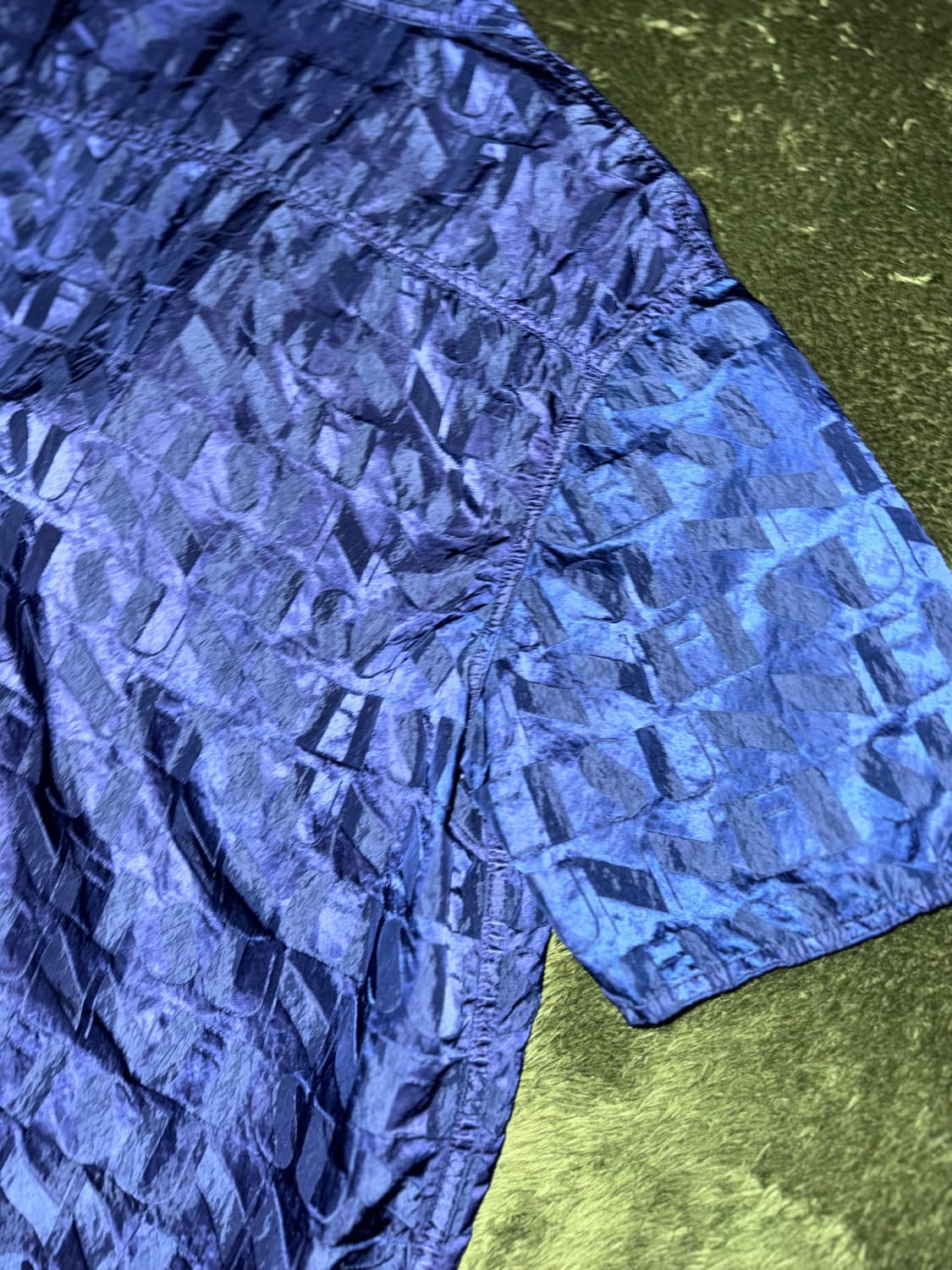 [XL] SUNNEI 써네이 엠보스드 로고 프린트 오픈카라 하프 셔츠 상품이미지7