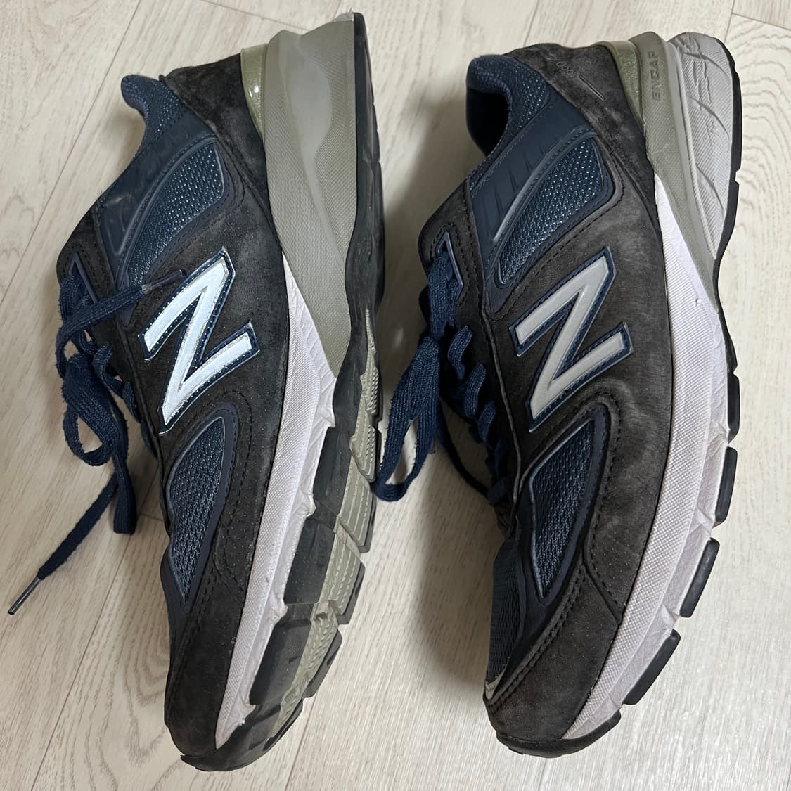 [280]뉴발란스 990 v5 네이비 상품이미지3