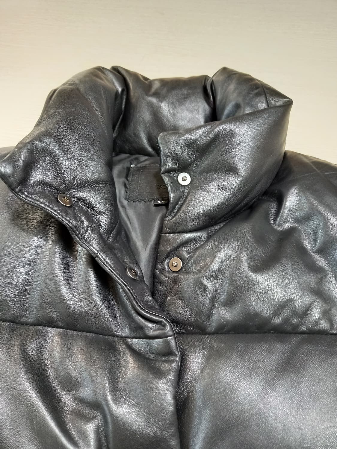 S85 ROBO 양가죽 구스다운 숏패딩 블랙 S-210 상품이미지4