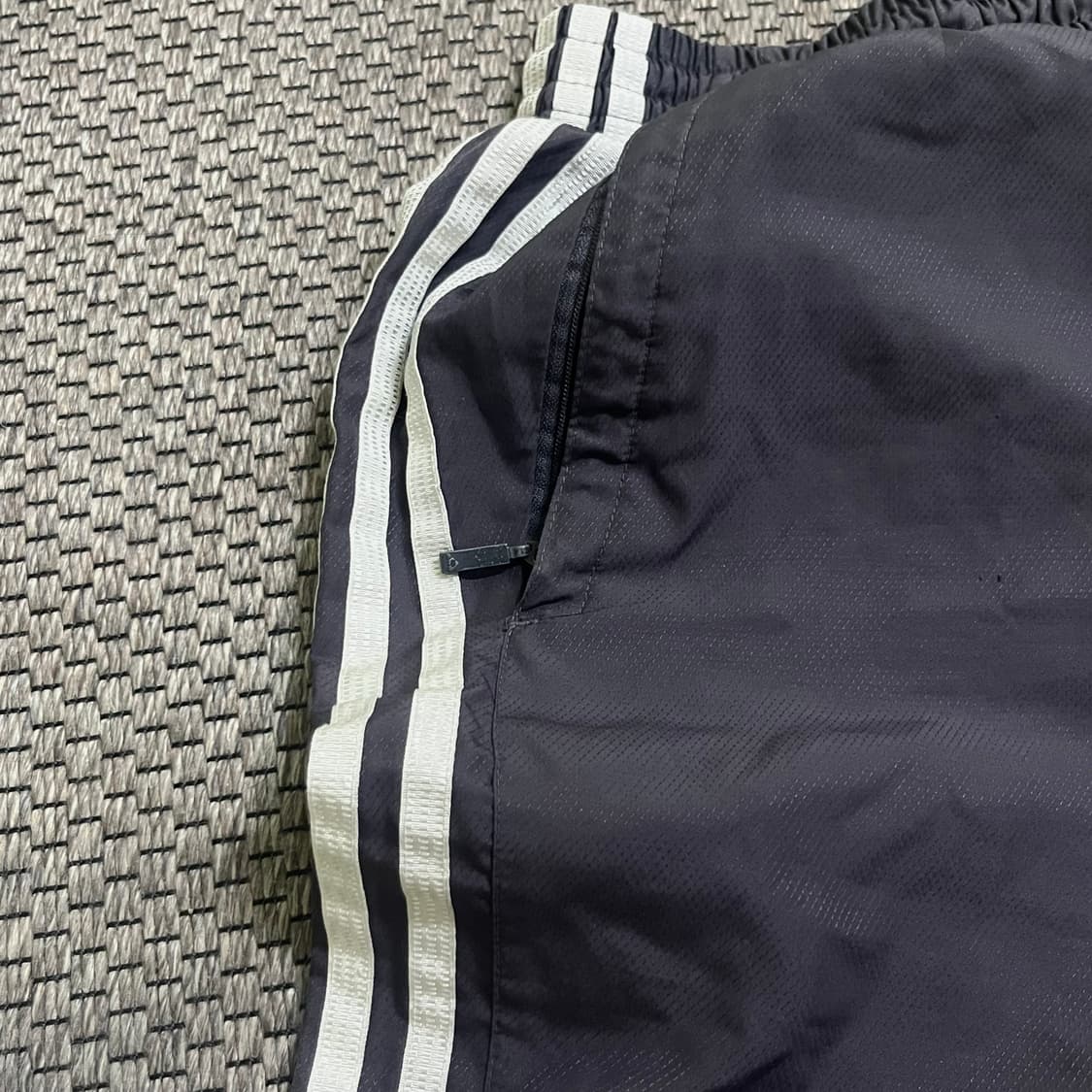 아디다스 올드스쿨 나일론 조거 팬츠 그레이 상품이미지4