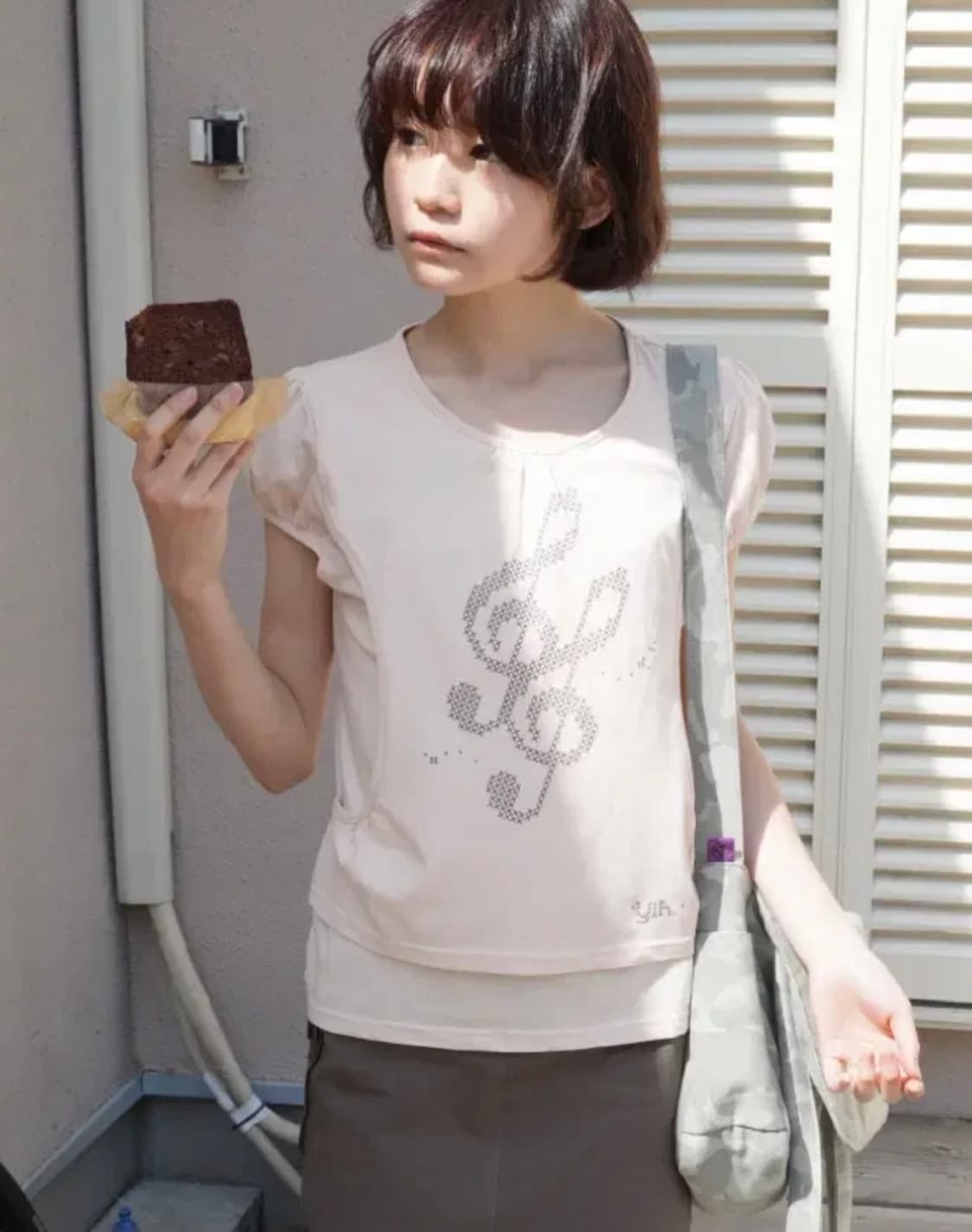 인앤양인하모니 멜로디 하프 슬리브 티셔츠 상품이미지1