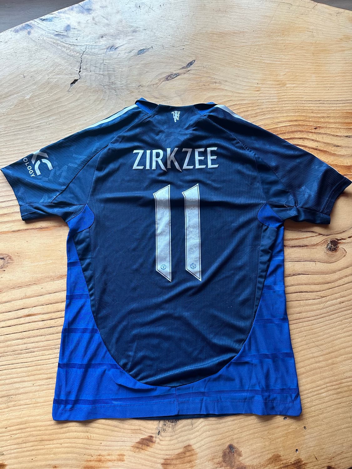 2425 맨체스터 유나이티드 어웨이 지르크지 어센틱 유니폼 상품이미지3