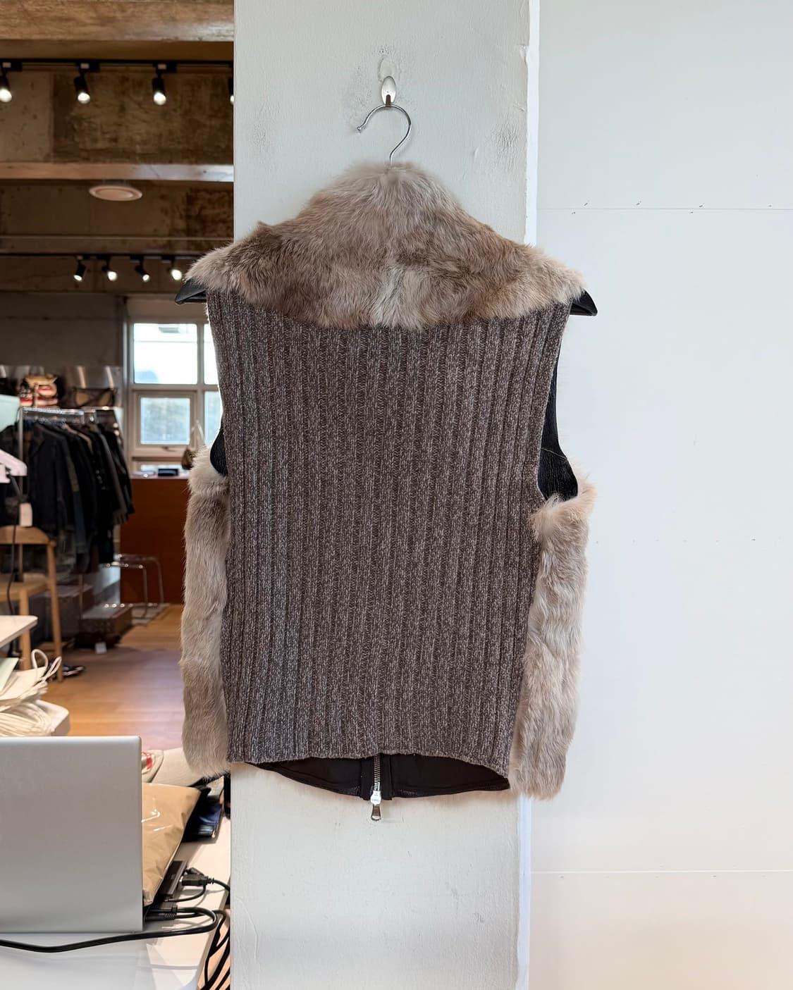 브루넬로 쿠치넬리 베이지 퍼 베스트 자켓 상품이미지7