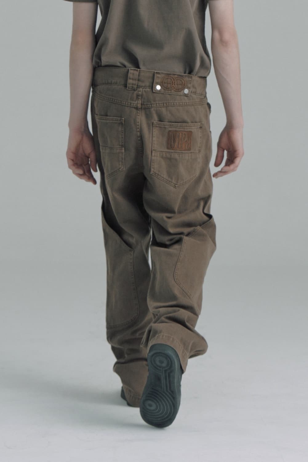 M) PLASTIC PRODUCT CALF POCKET PANTS 상품이미지1