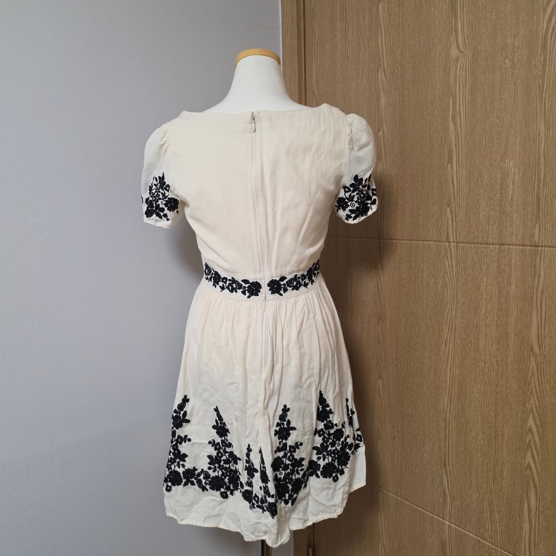 Cynthia Rowley 아이보리 꽃무늬 자수 모리걸 반팔 미니 원피스 상품이미지7
