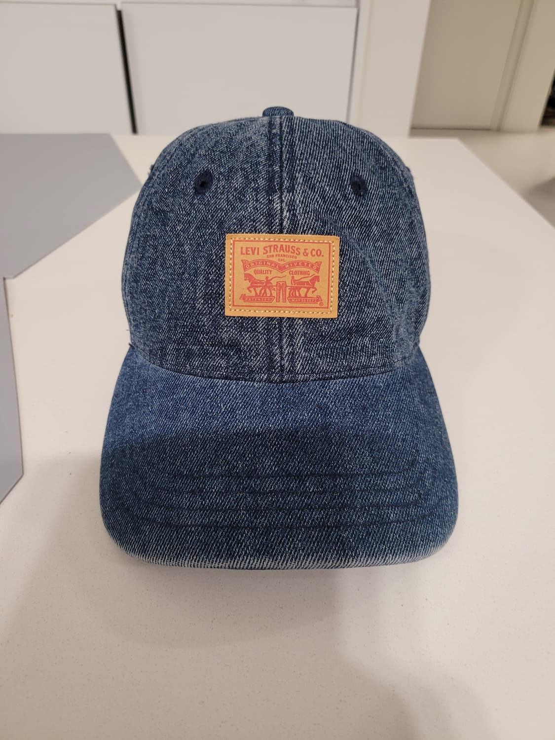 시간이 흐를수록 멋진, 리바이스의 유산 ‘투 호스’ 데님 볼캡 상품이미지1