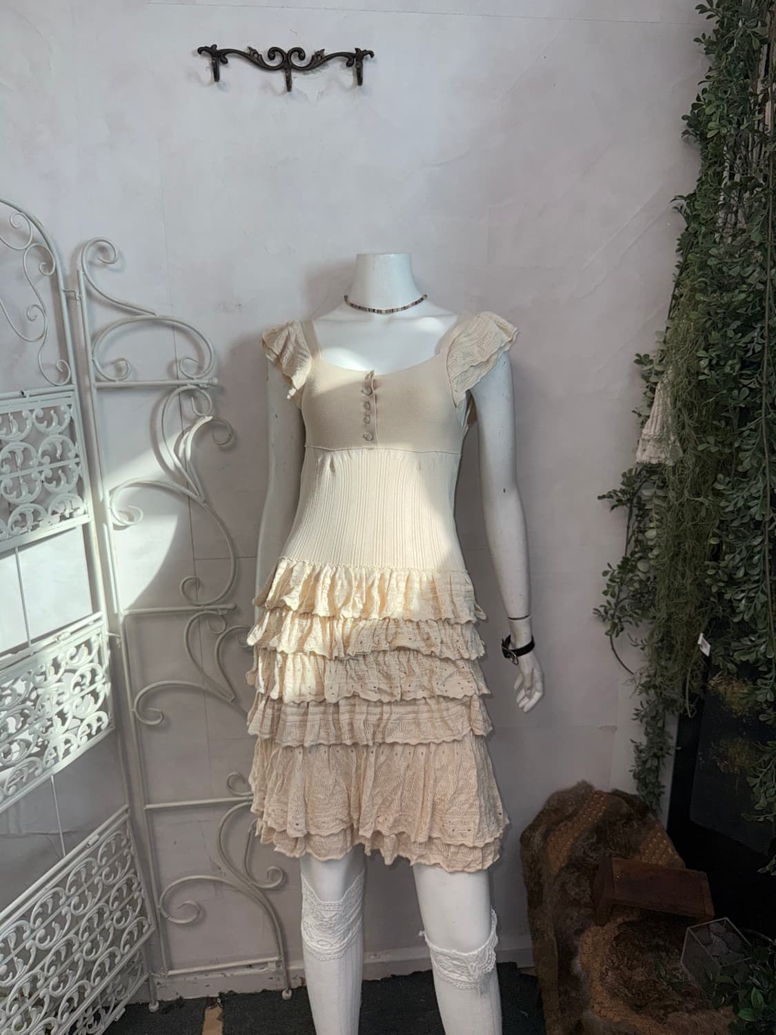 Beige bohemian punching ruffle knit ops 상품이미지1