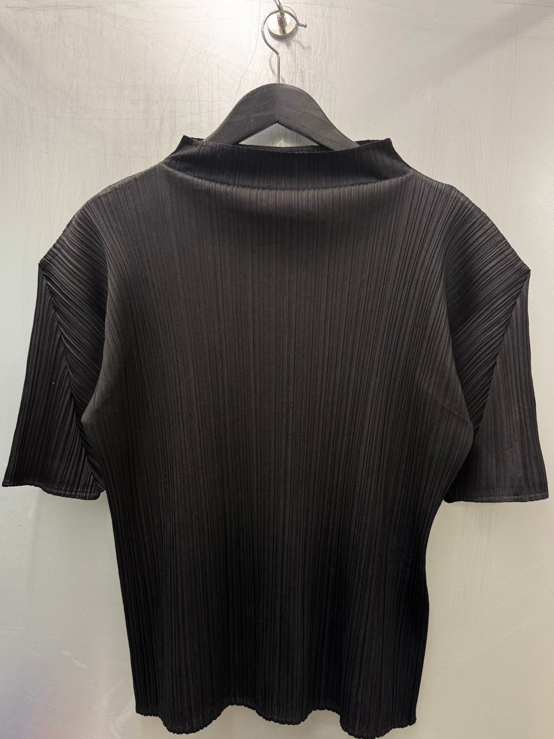 Issey Miyake 이세이 미야케 플리츠 플리즈 하이넥 반소매 티셔츠 상품이미지1