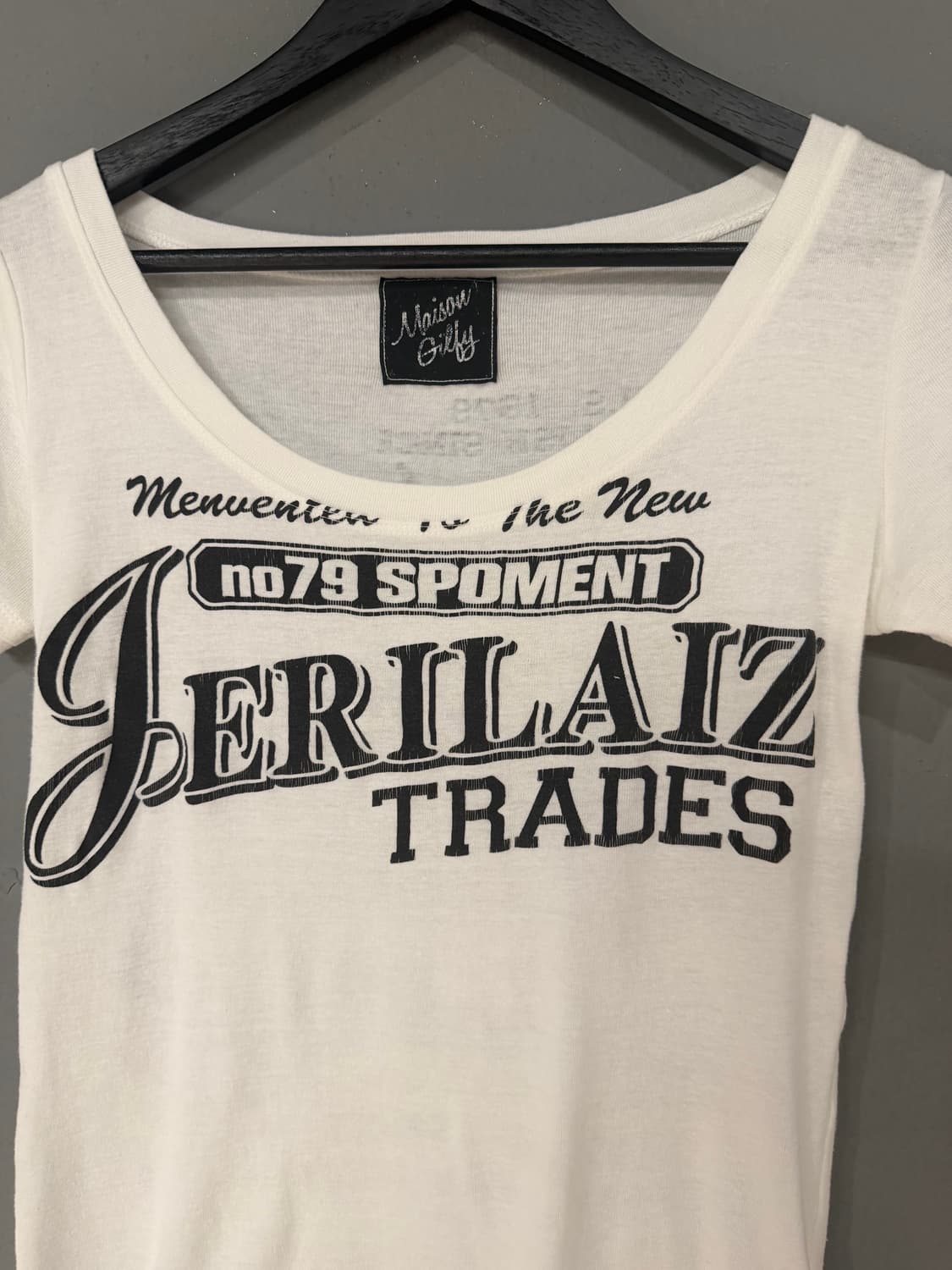 lettering detail u-neck t-shirt 상품이미지7