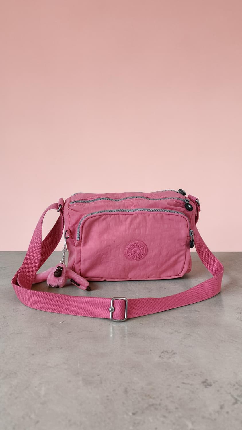 키플링 핑크색 크로스백 + 키링 상품이미지1