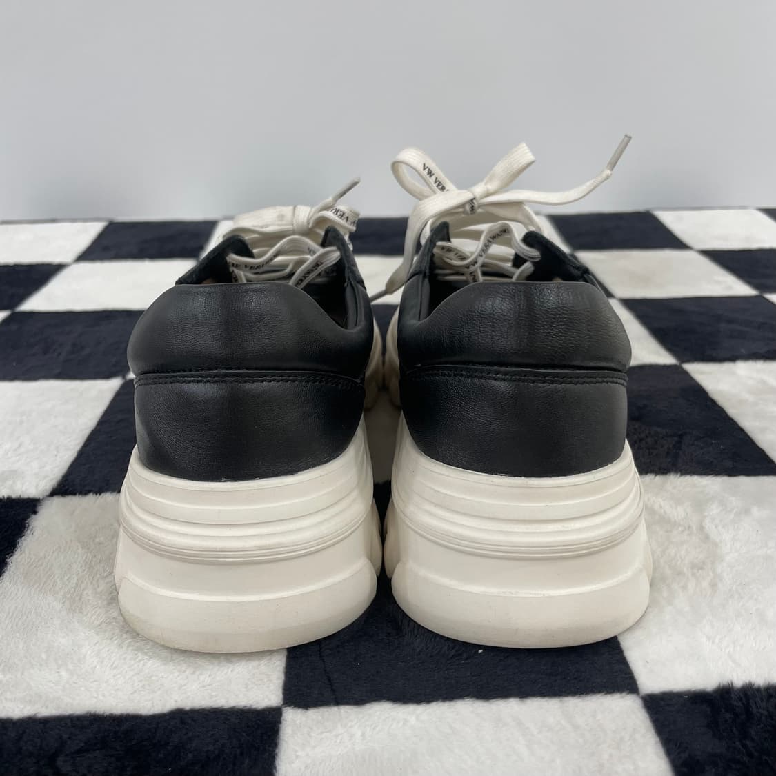 베라왕 램스킨 스니커즈 245mm 상품이미지4