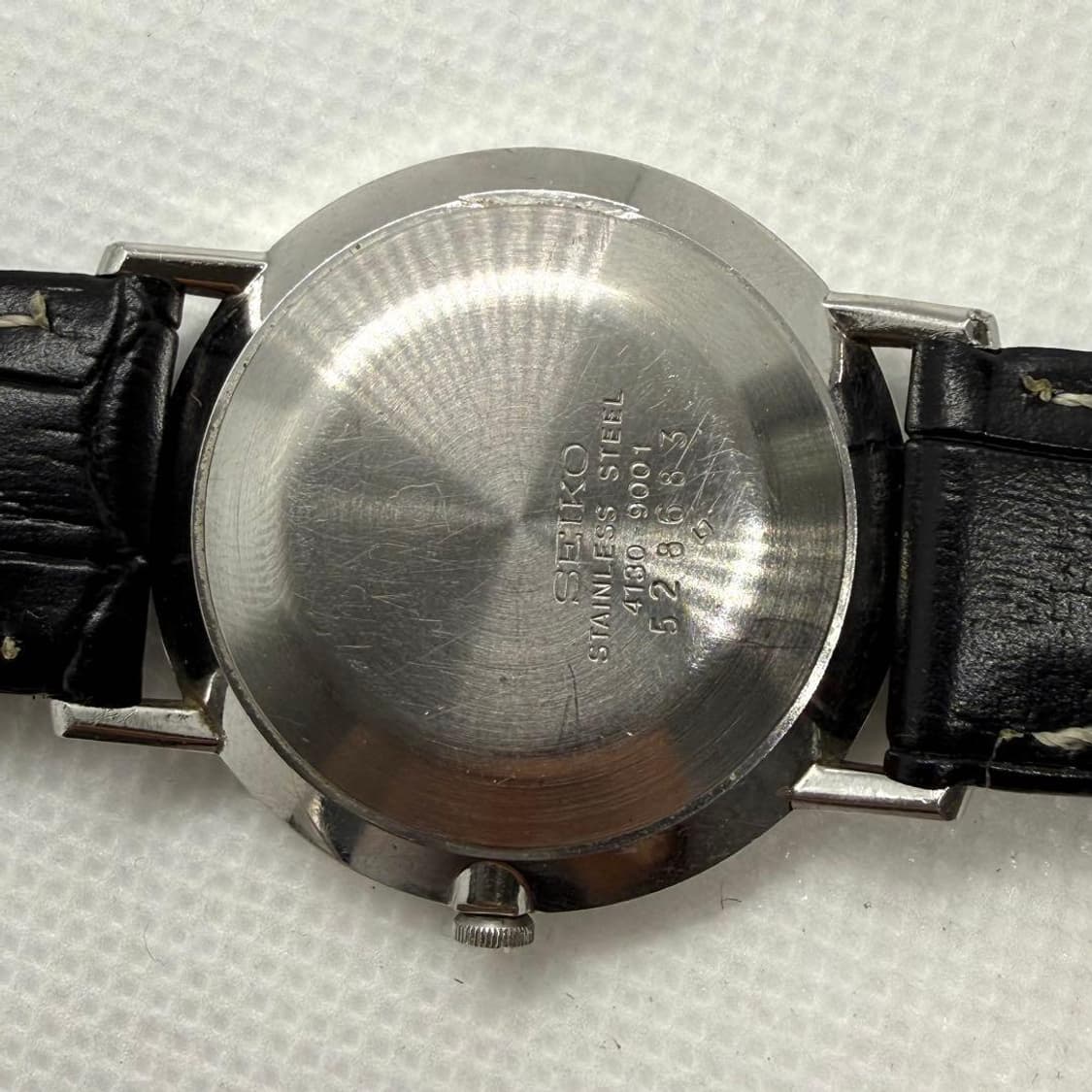 70s 빈티지 세이코 4130 라운드 프레임 쿼츠 시계 상품이미지9