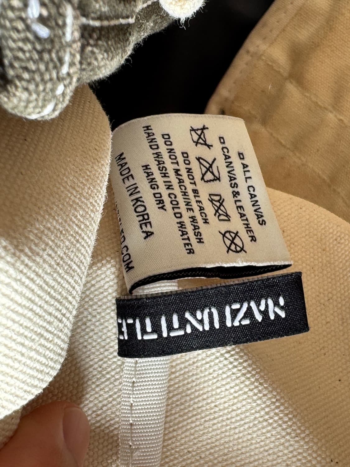 마지언타이틀 캔버스 토트백 올리브/에크루 상품이미지4