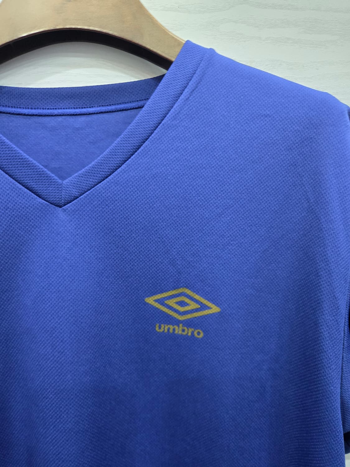 (LL사이즈) UMBRO 엄브로 브이넥 반팔티셔츠~ 상품이미지3