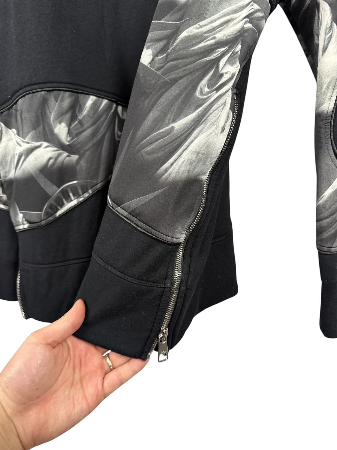 닐바렛 자유의여신상 프린트 네오프렌 맨투맨 M 상품이미지3