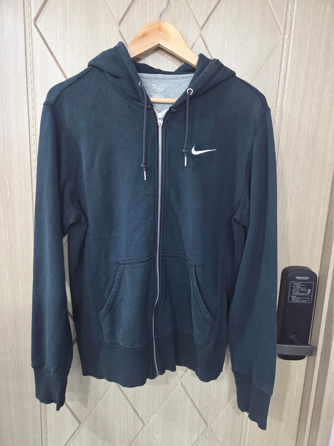 나이키블랙후드티 상품이미지1