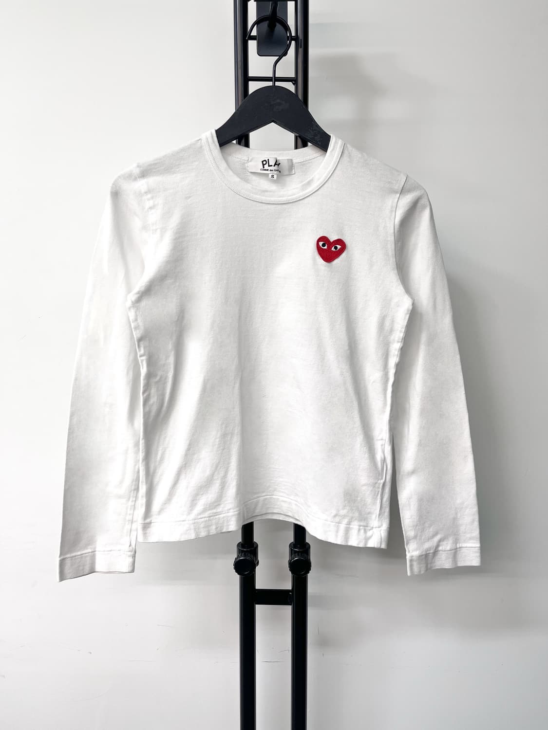 꼼데가르송 플레이 하트 와펜 롱슬리브 상품이미지1