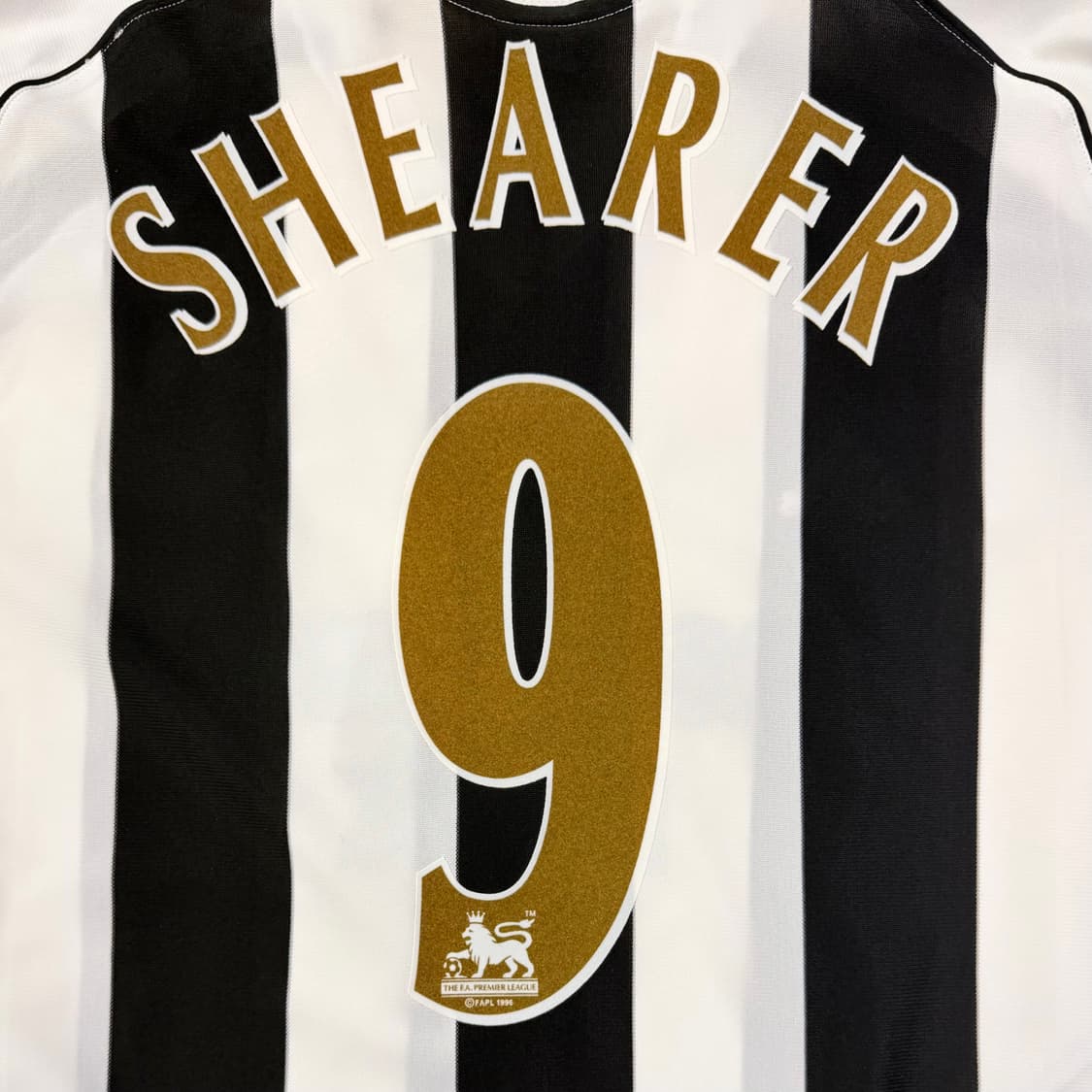 05-06 뉴캐슬 홈 시어러 유니폼 상품이미지2