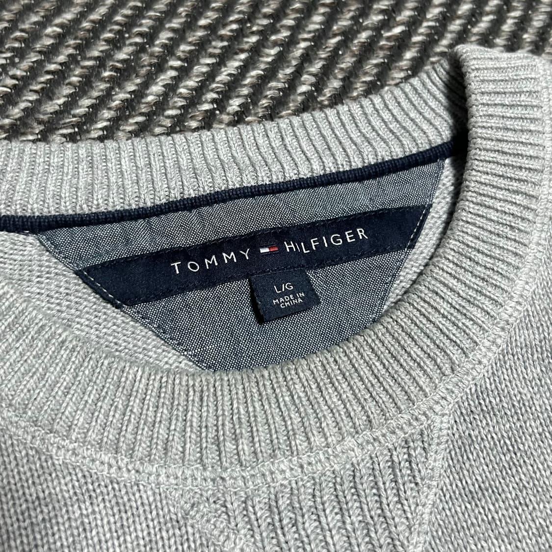 [L] Tommy 타미힐피거 그레이 코튼 라운드 니트 상품이미지4