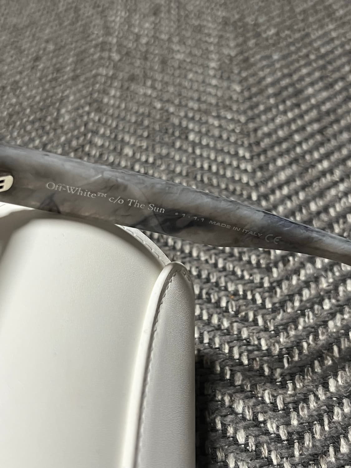 오프화이트 선글라스 상품이미지4