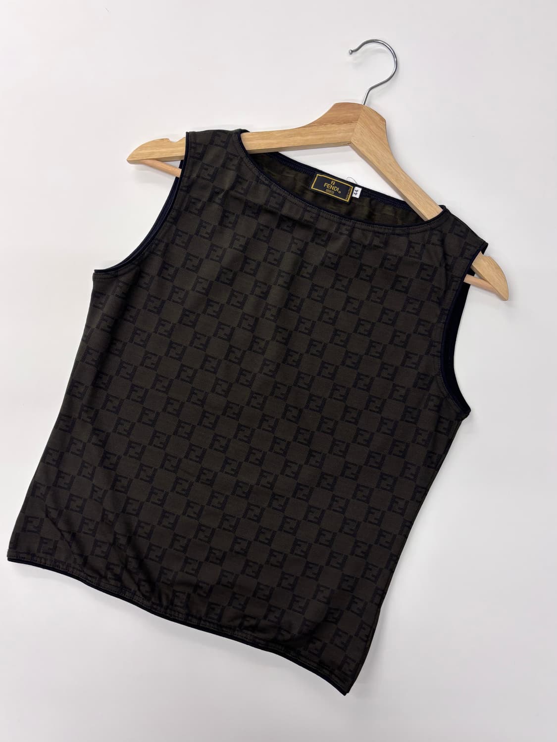 Fendi 펜디 주카 패턴 슬리브리스 탑 상품이미지6