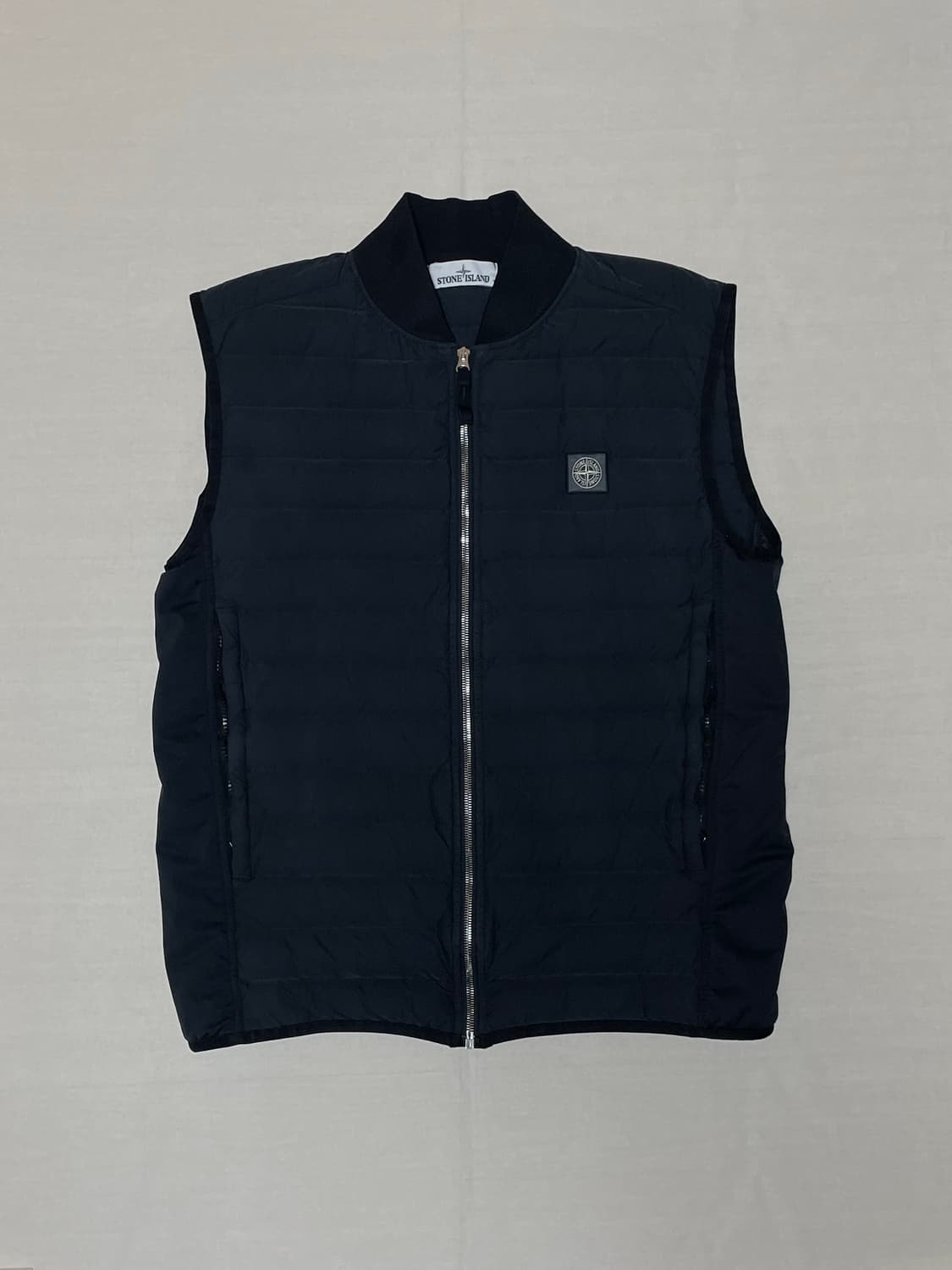 스톤아일랜드 룸우븐 경량 조끼패딩 [L] 상품이미지1