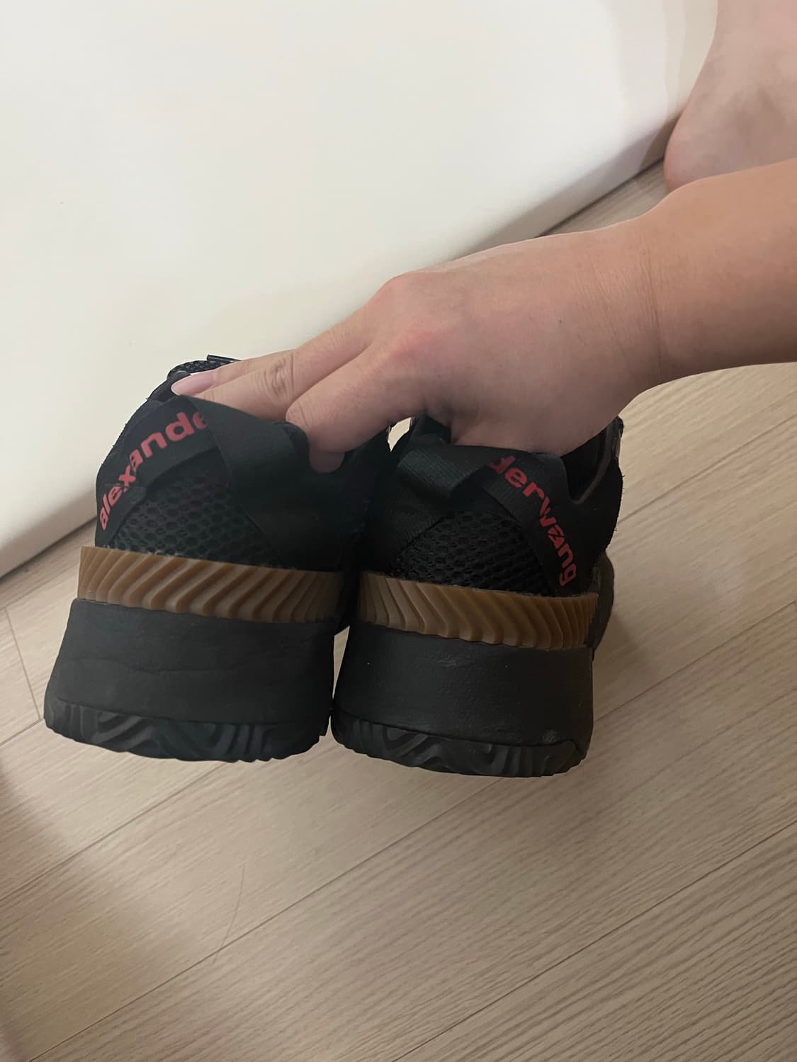 아디다스 알렉산더왕 턴아웃 275 상품이미지2