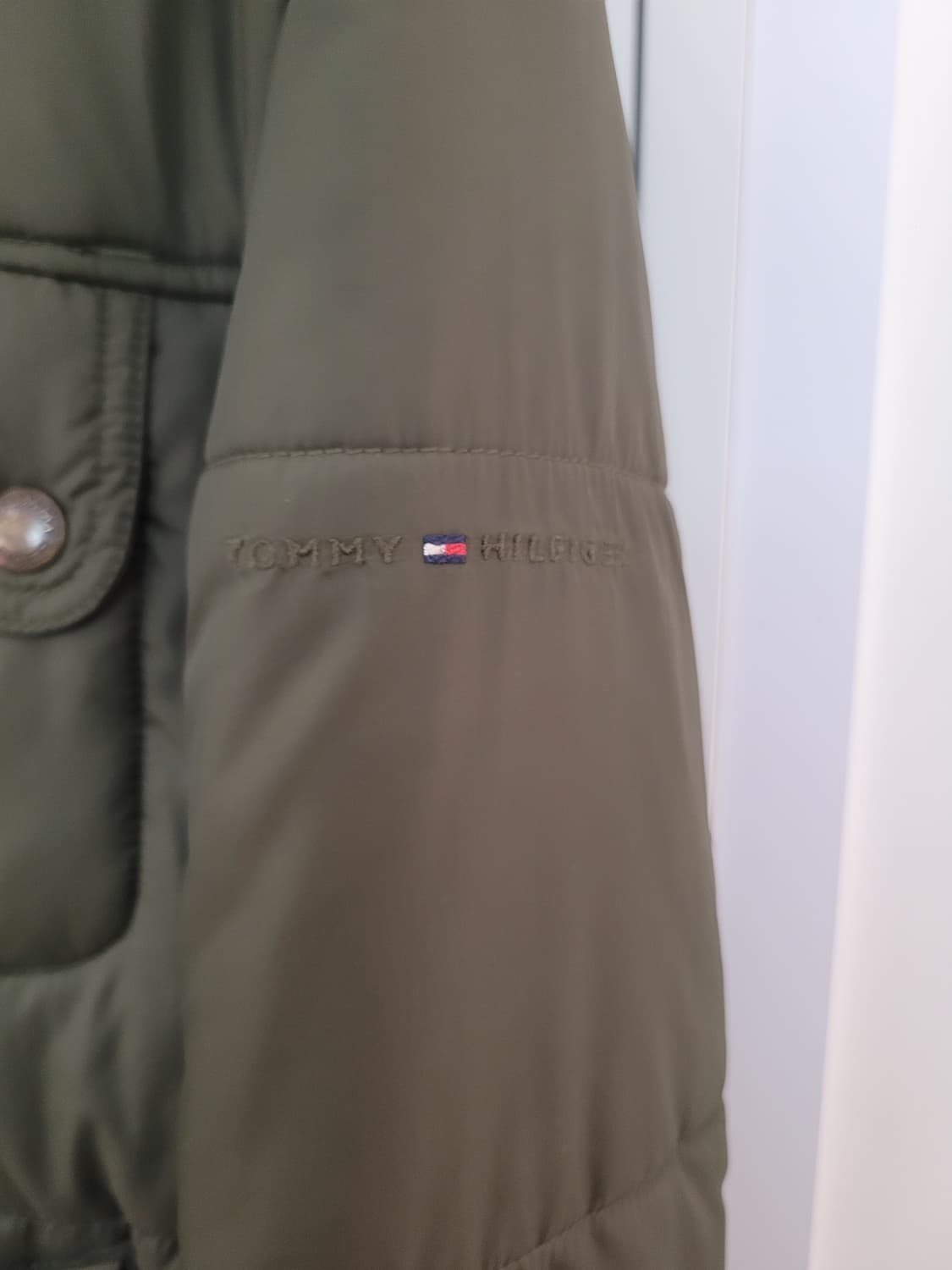 타미힐피거 카키색 후드 코요테퍼 숏패딩 봄버 44~55 상품이미지5