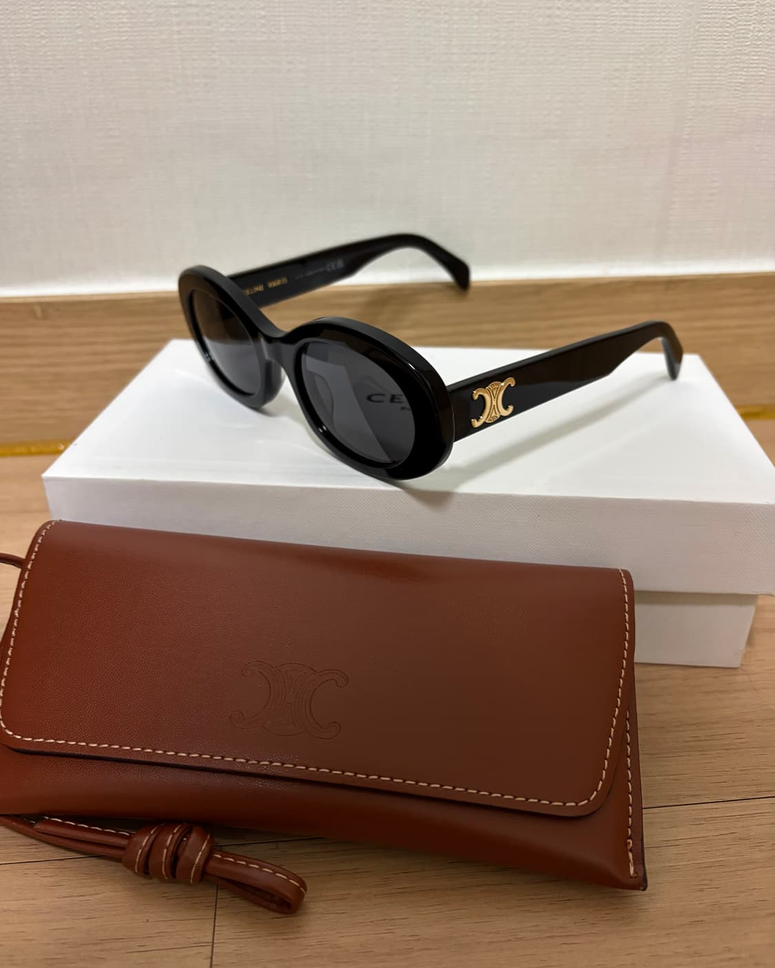 셀린느 트리옹프 01 선글라스 블랙 풀박스 상품이미지1