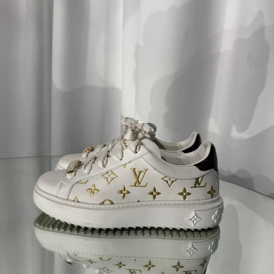 [정품] 루이비통 타임아웃 골드 스니커즈 38사이즈 상품이미지3