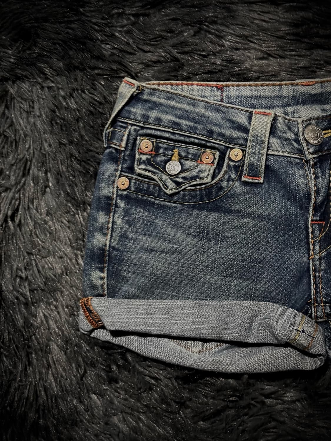 True Religion 포켓 스티치 디테일 워싱 데님 숏팬츠 상품이미지3