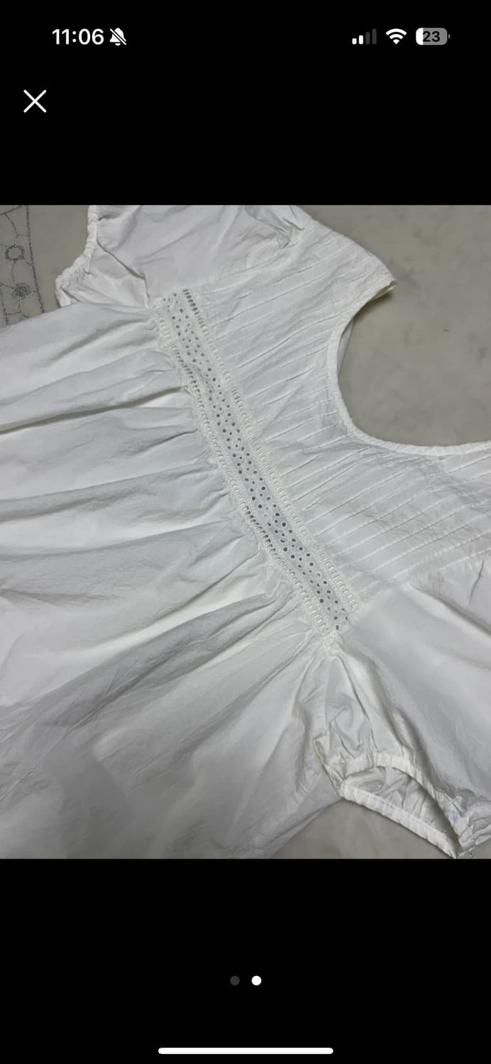 새상품급 화이트 퍼프 블라우스  상품이미지2