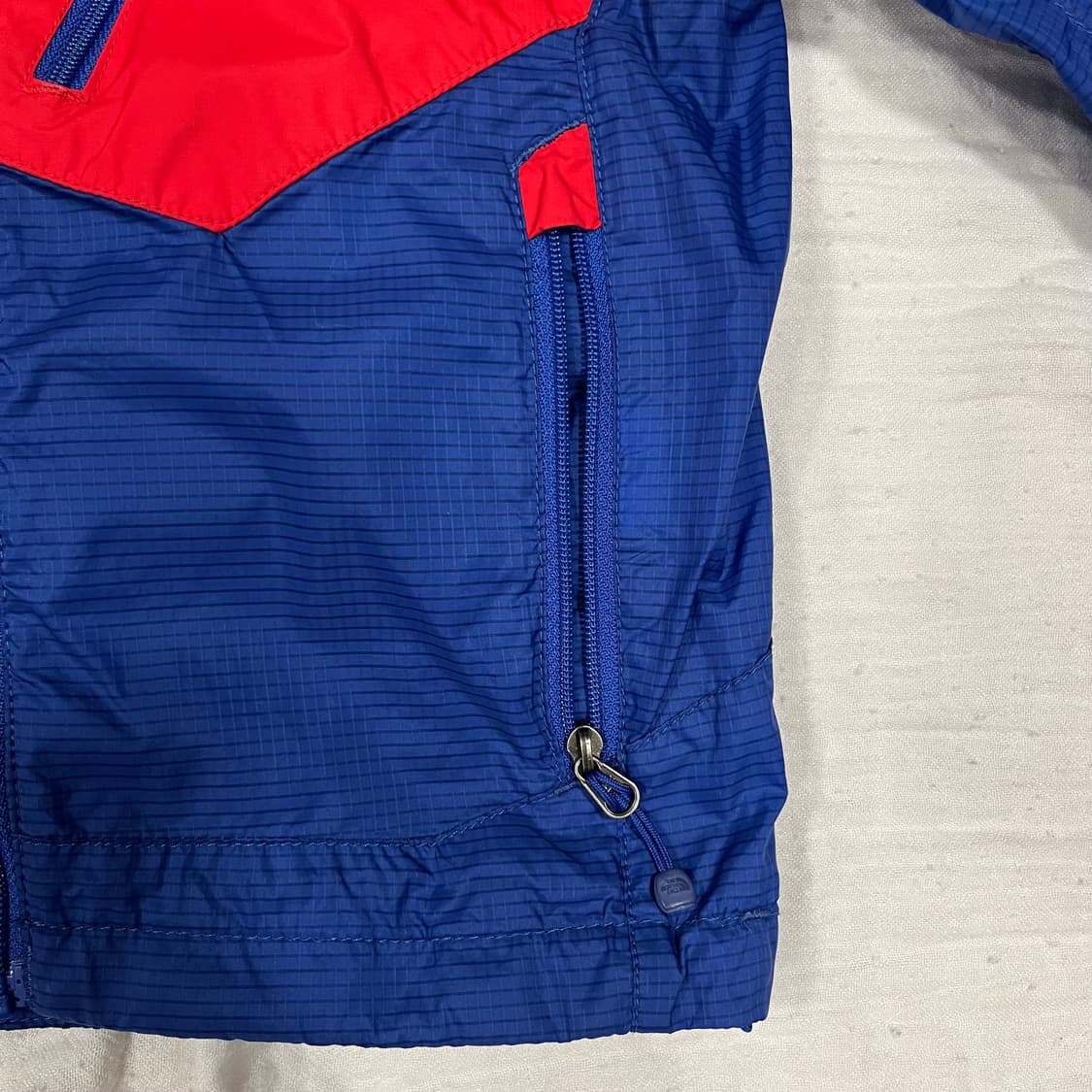 노스페이스 키즈 바람막이 105 레드/블루 상품이미지3