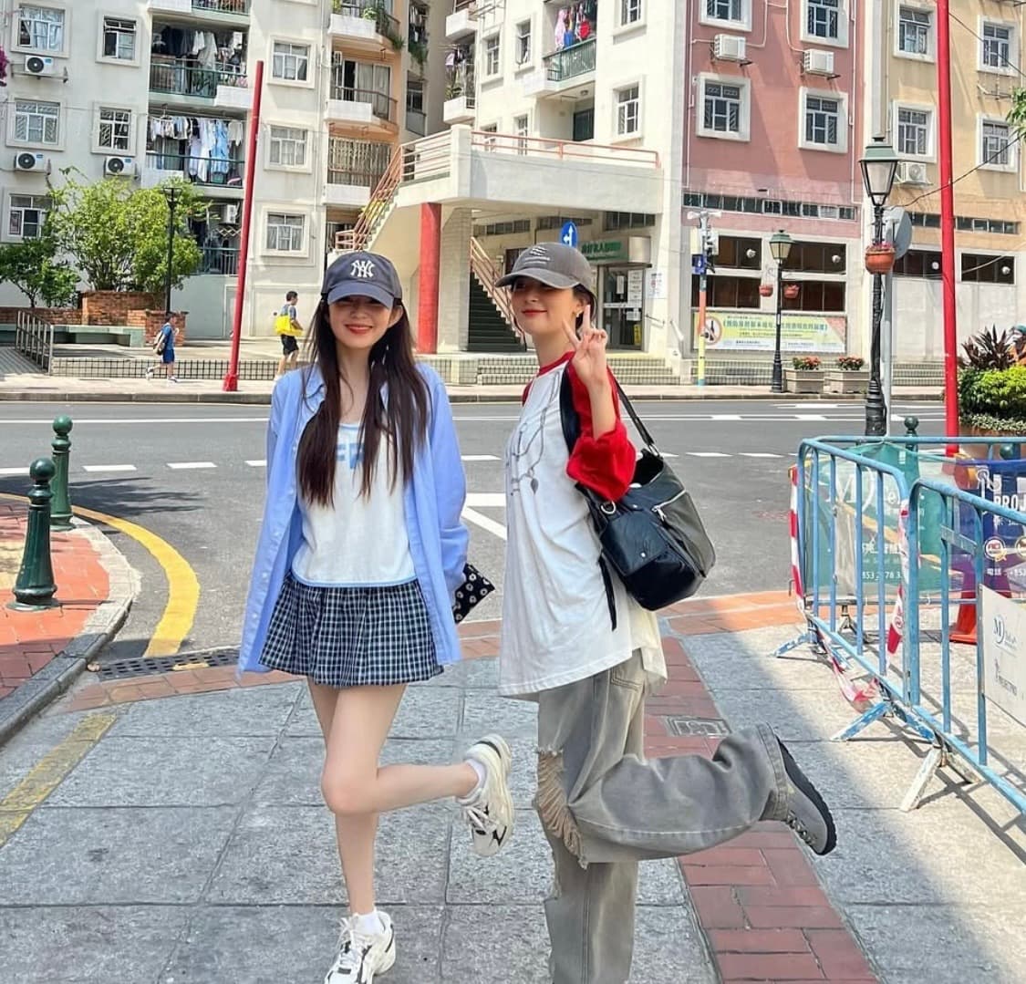 새상품/ 슬기착용) 이우가마카라스 스터드 레더 숄더백 상품이미지4